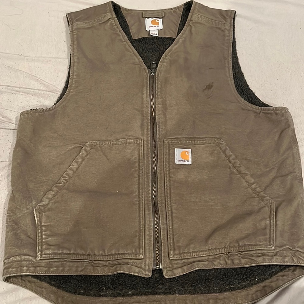 Carharrt work vest good condition has a little stain